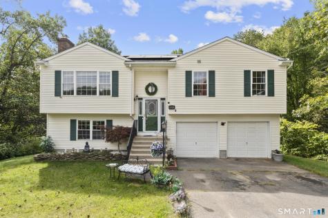 81 Hidden Pond Road Waterbury CT 06704