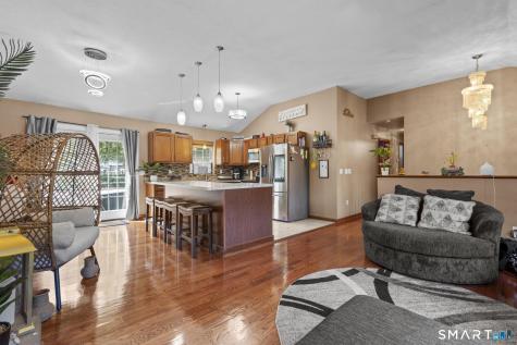 81 Hidden Pond Road Waterbury CT 06704