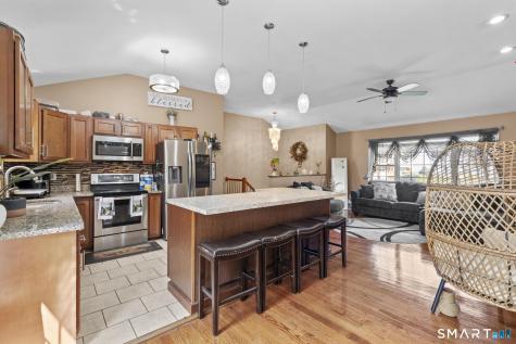 81 Hidden Pond Road Waterbury CT 06704