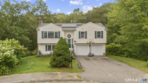 81 Hidden Pond Road Waterbury CT 06704