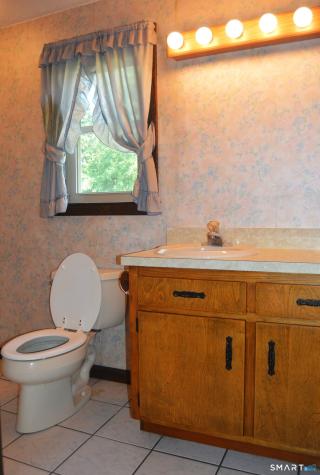 7 Roseleah Avenue Plainville CT 06062