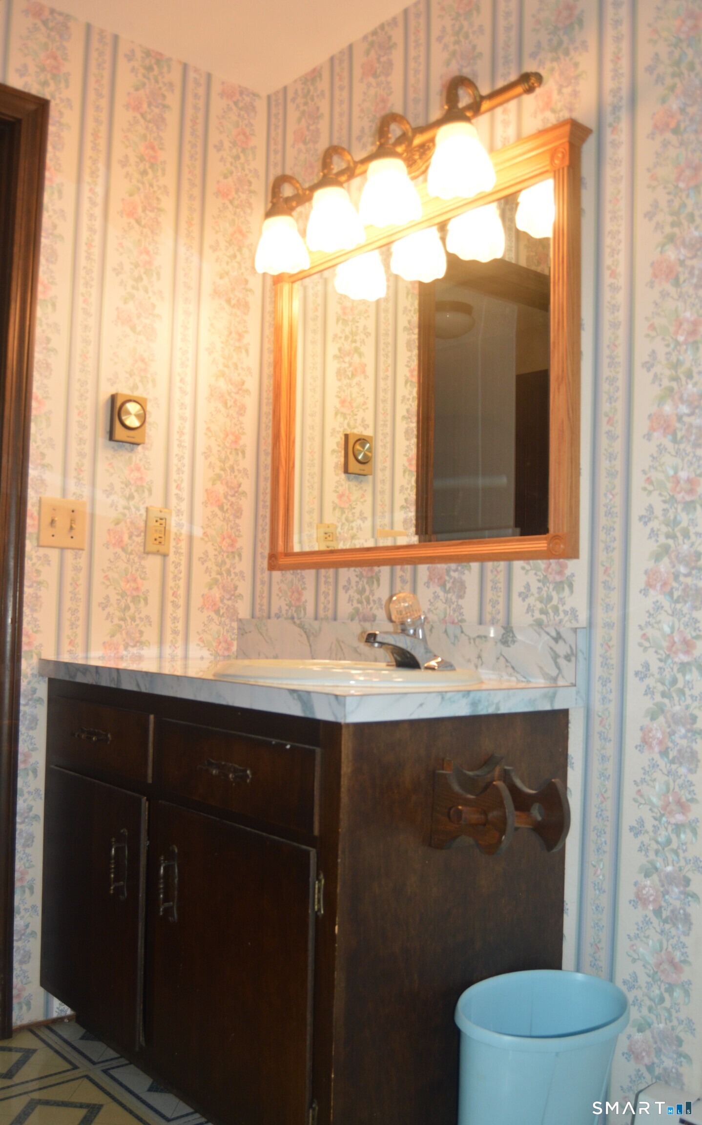 7 Roseleah Avenue Plainville CT 06062