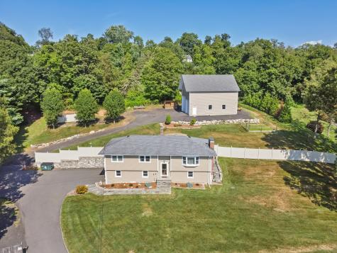 17 Stony Brook Road Brookfield CT 06804