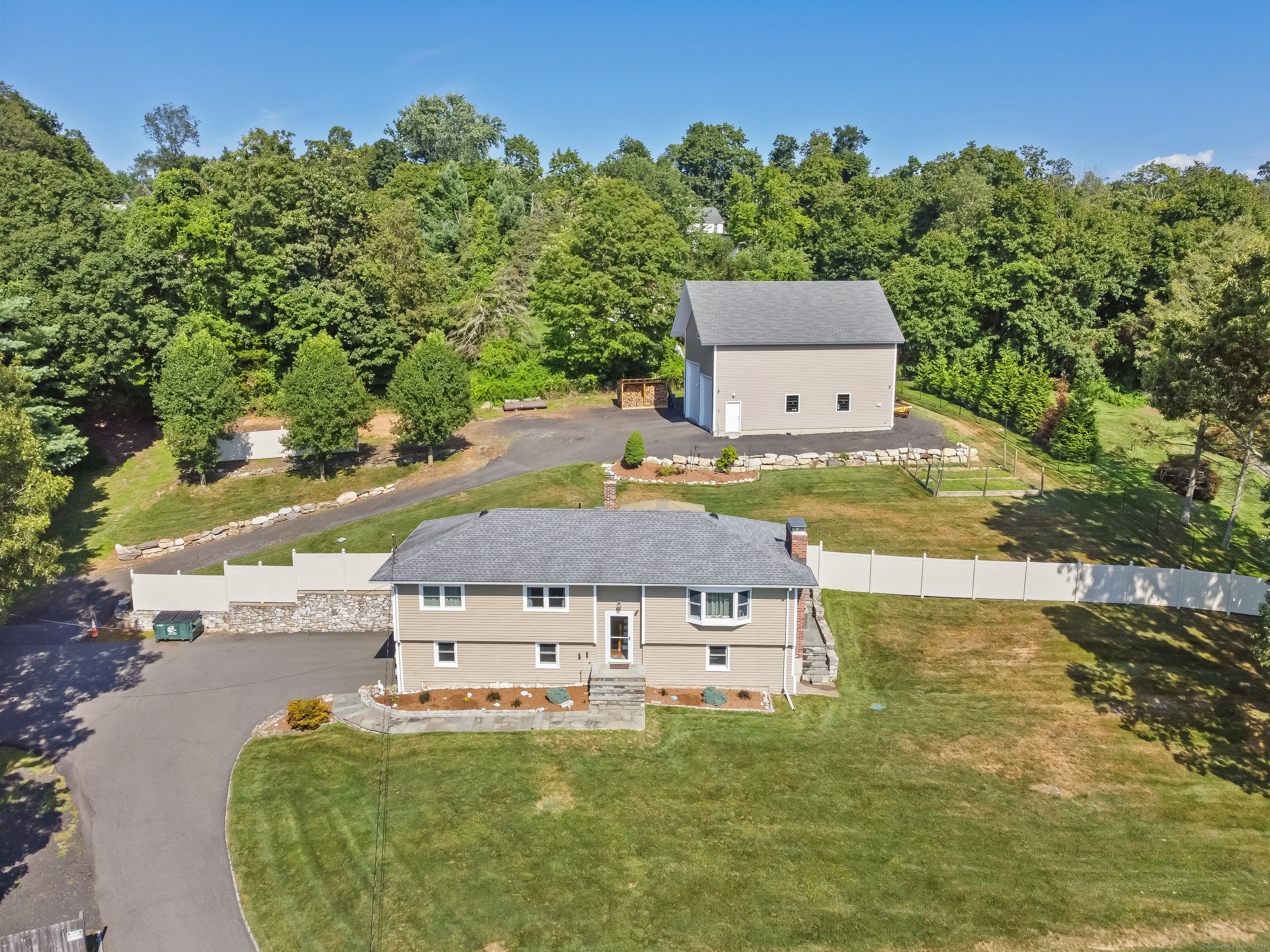 17 Stony Brook Road Brookfield CT 06804