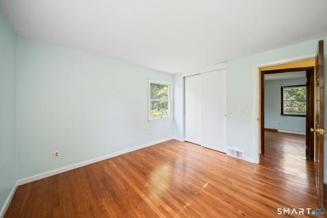 5 Redwood Street Enfield CT 06082