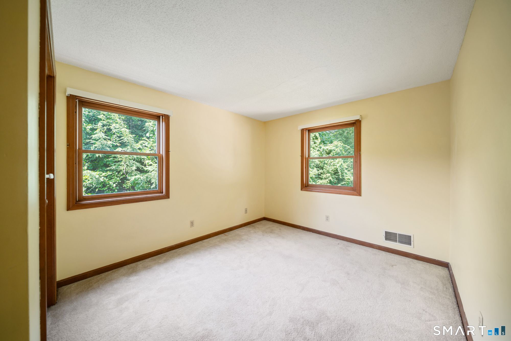 5 Redwood Street Enfield CT 06082