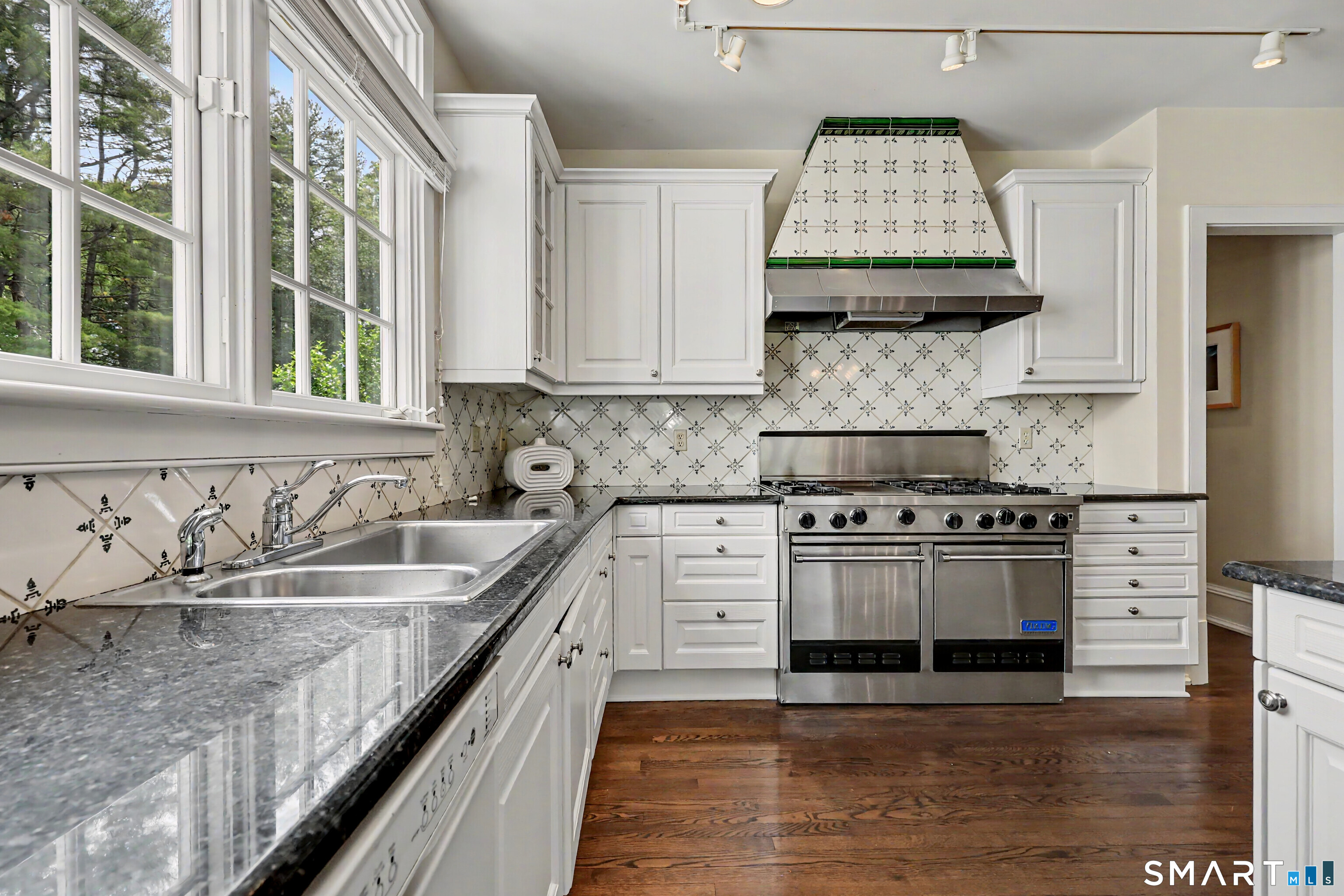 800 Verna Hill Road Fairfield CT 06824
