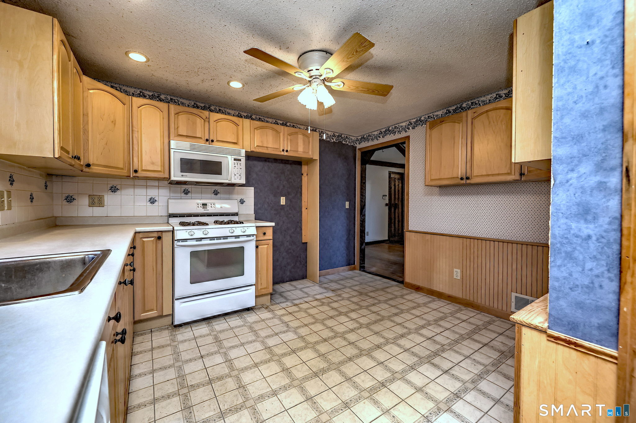 12 Ray Bob Road Milford CT 06461