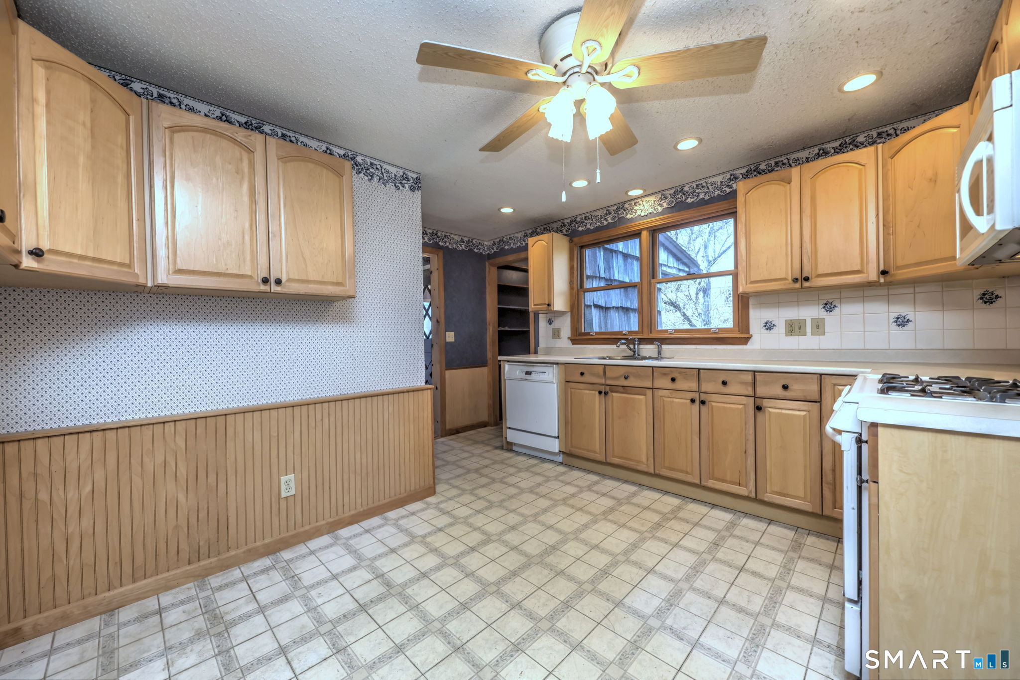 12 Ray Bob Road Milford CT 06461