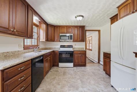 17 Bobolink Lane Enfield CT 06082
