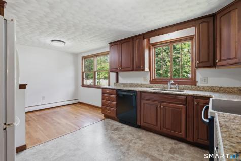 17 Bobolink Lane Enfield CT 06082