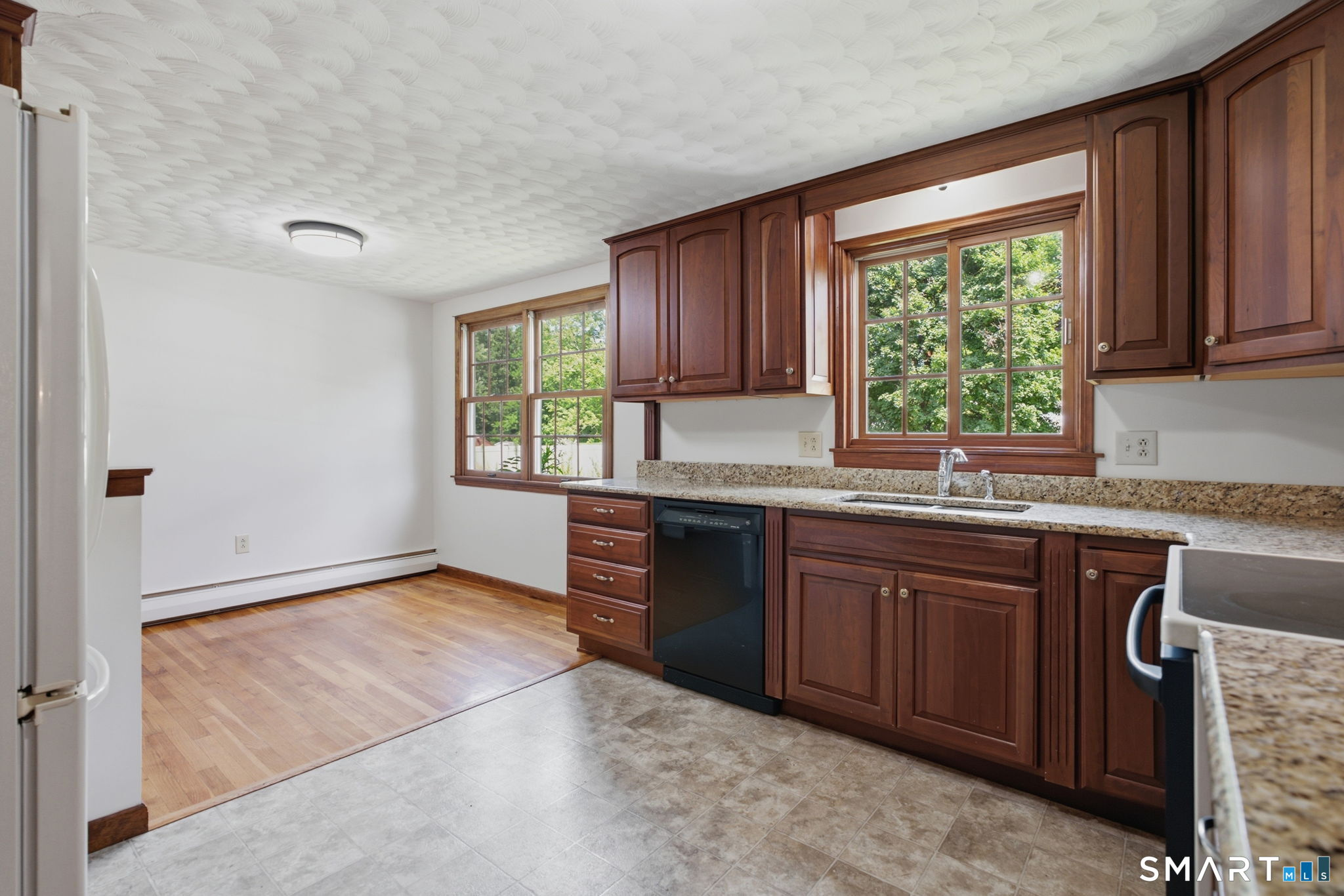 17 Bobolink Lane Enfield CT 06082