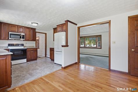 17 Bobolink Lane Enfield CT 06082