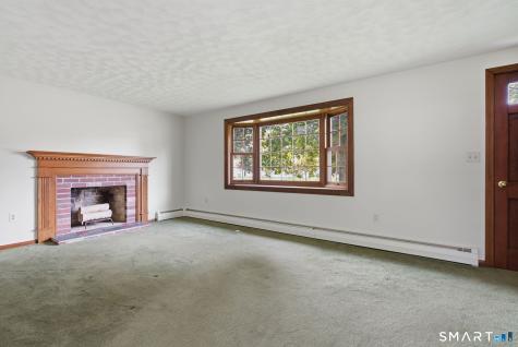 17 Bobolink Lane Enfield CT 06082