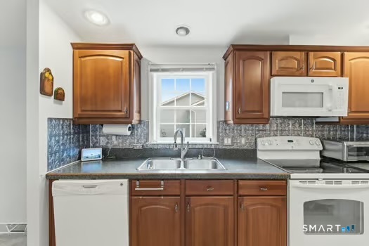11 Cliff Road Ledyard CT 06339