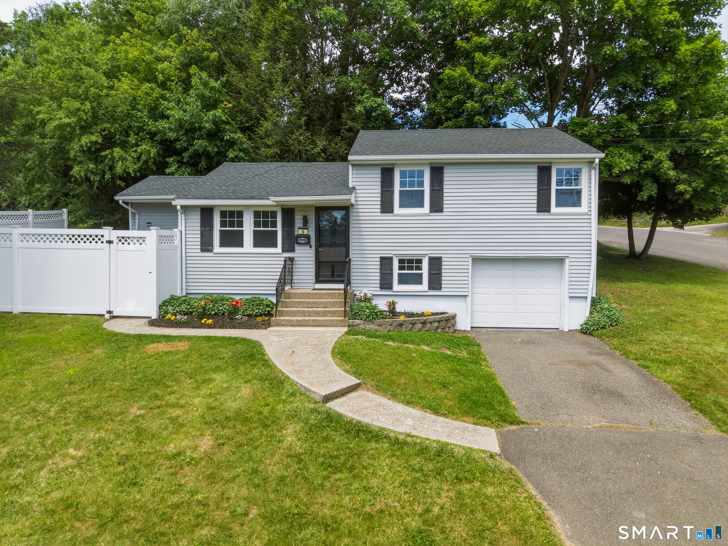 6 Glenford Drive Waterbury CT 06708