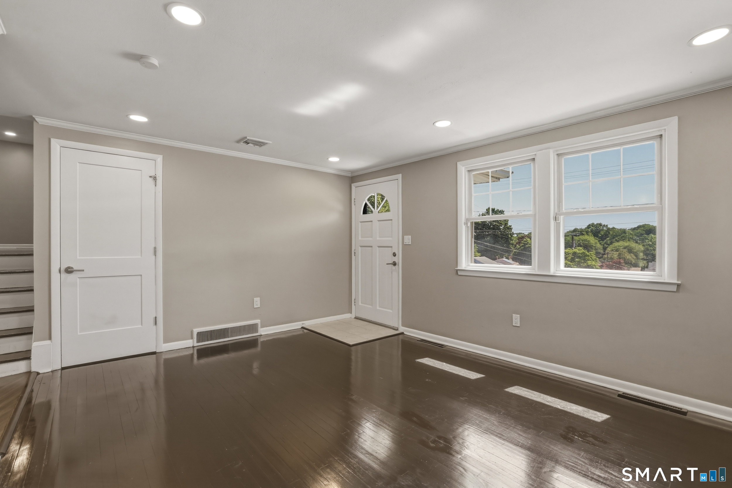 6 Glenford Drive Waterbury CT 06708
