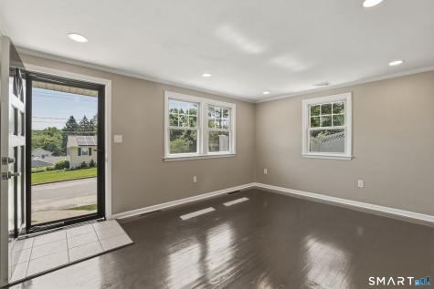 6 Glenford Drive Waterbury CT 06708
