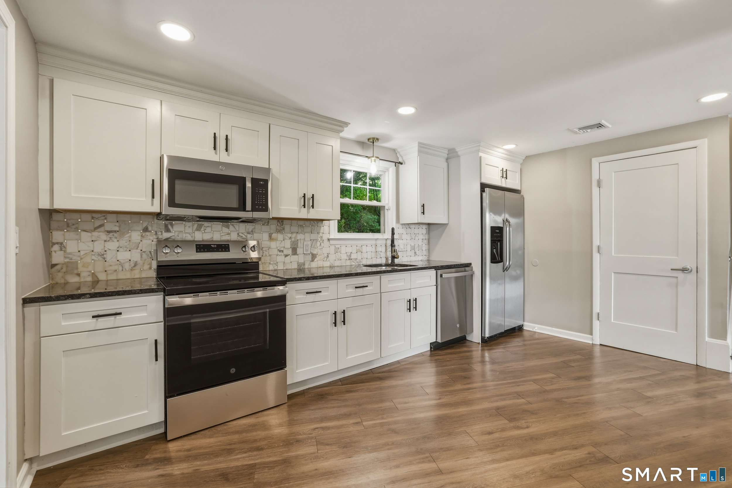 6 Glenford Drive Waterbury CT 06708