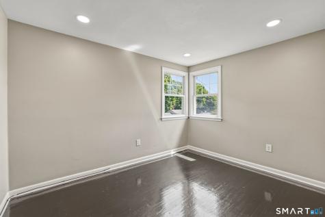 6 Glenford Drive Waterbury CT 06708
