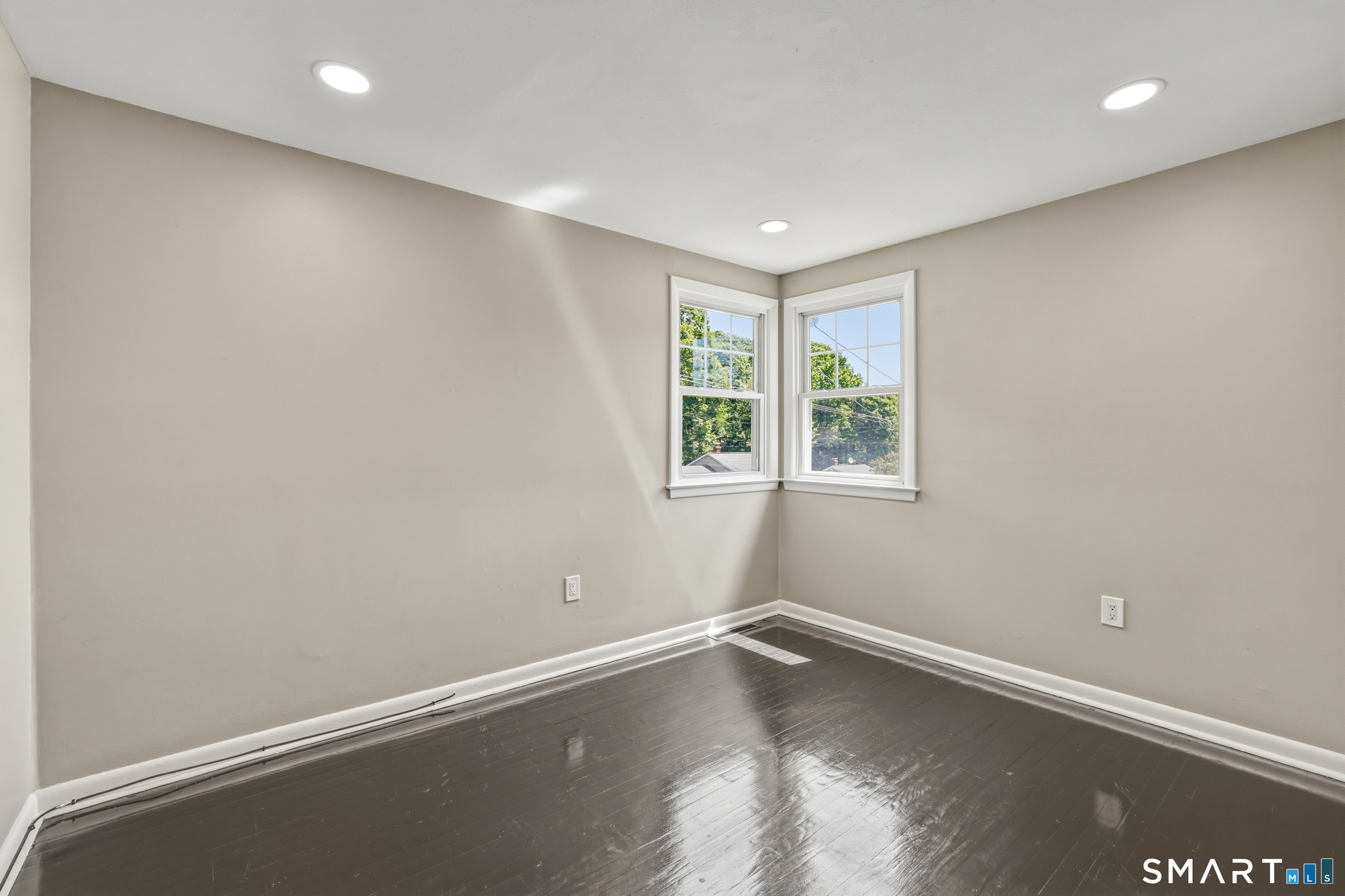 6 Glenford Drive Waterbury CT 06708