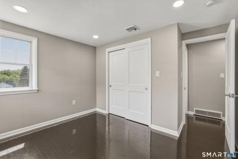 6 Glenford Drive Waterbury CT 06708