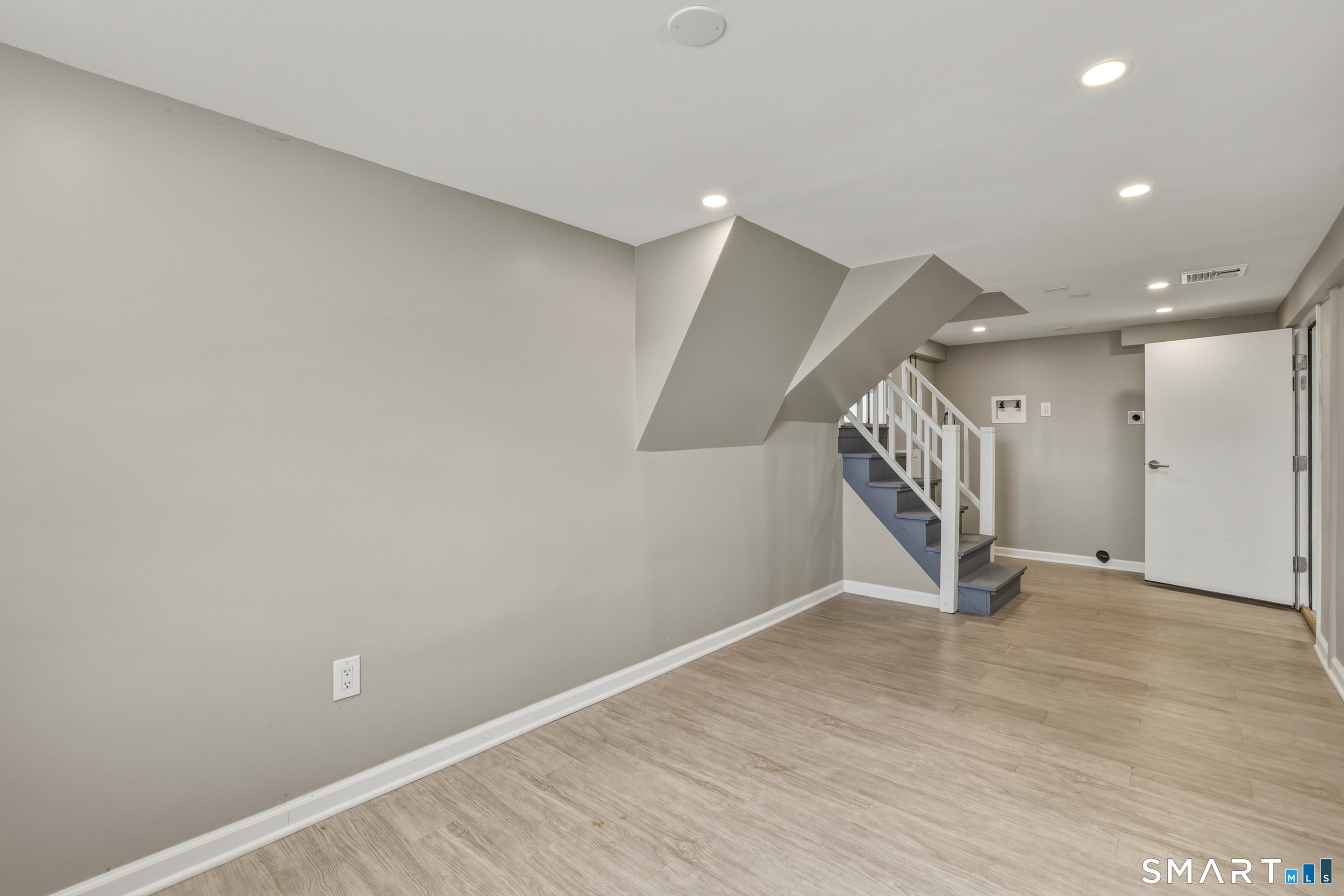 6 Glenford Drive Waterbury CT 06708