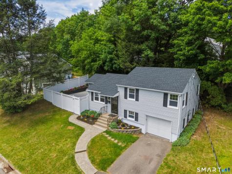 6 Glenford Drive Waterbury CT 06708