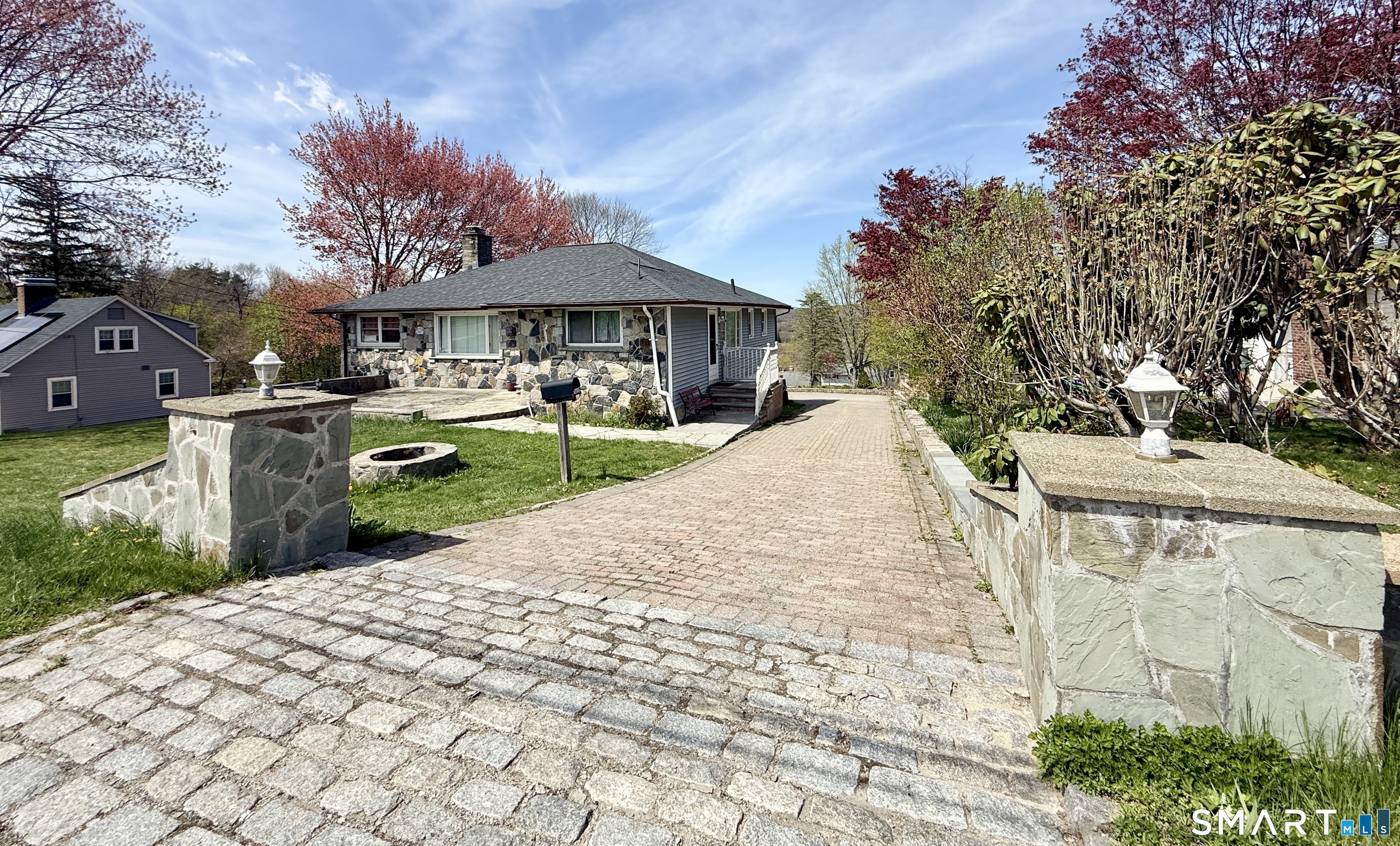 1012 Bunker Hill Avenue Waterbury CT 06708