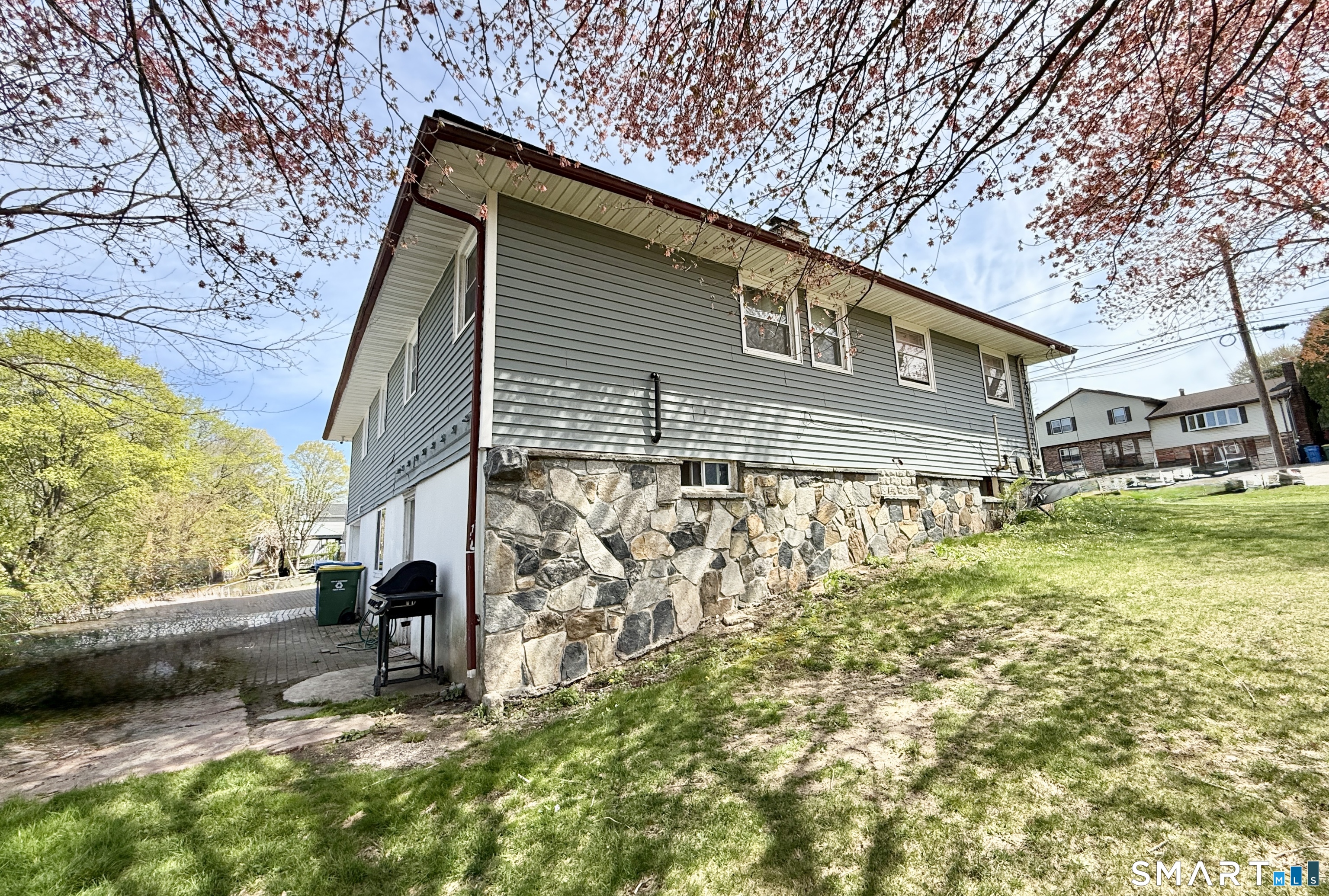 1012 Bunker Hill Avenue Waterbury CT 06708