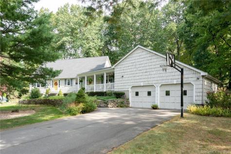 96 Fox Den Road Avon CT 06001