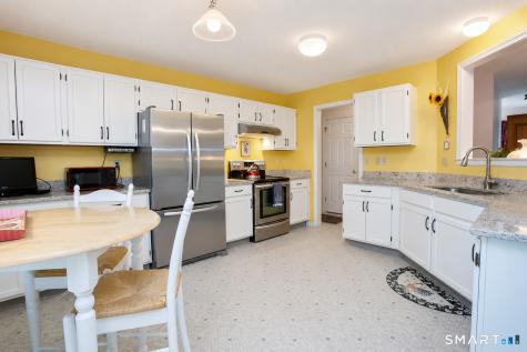 26 Fox Hollow Avon CT 06001