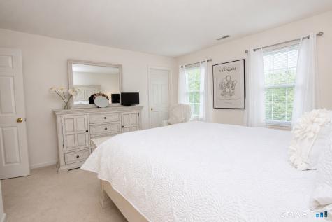26 Fox Hollow Avon CT 06001