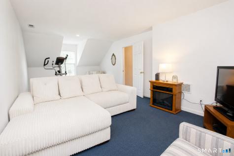 26 Fox Hollow Avon CT 06001