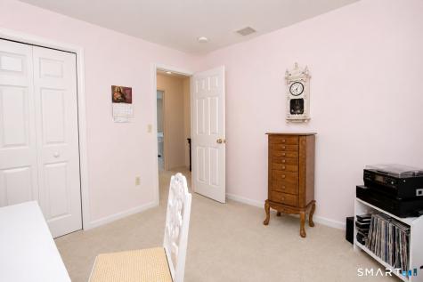 26 Fox Hollow Avon CT 06001