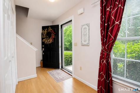 26 Fox Hollow Avon CT 06001