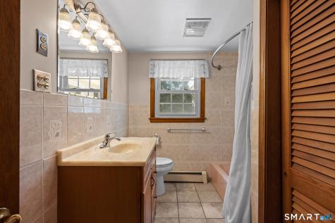72 Occum Lane Montville CT 06382
