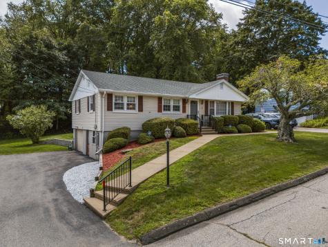 72 Occum Lane Montville CT 06382