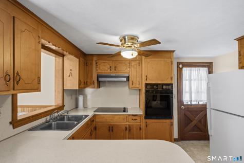 72 Occum Lane Montville CT 06382