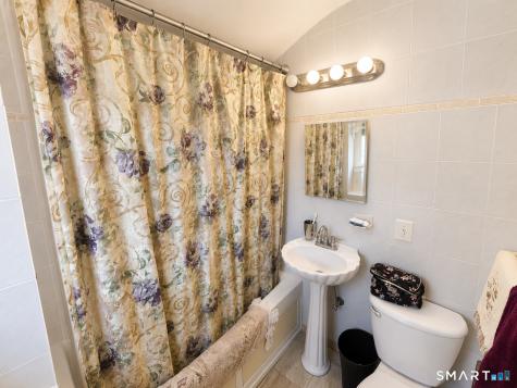 195 Montowese Avenue North Haven CT 06473
