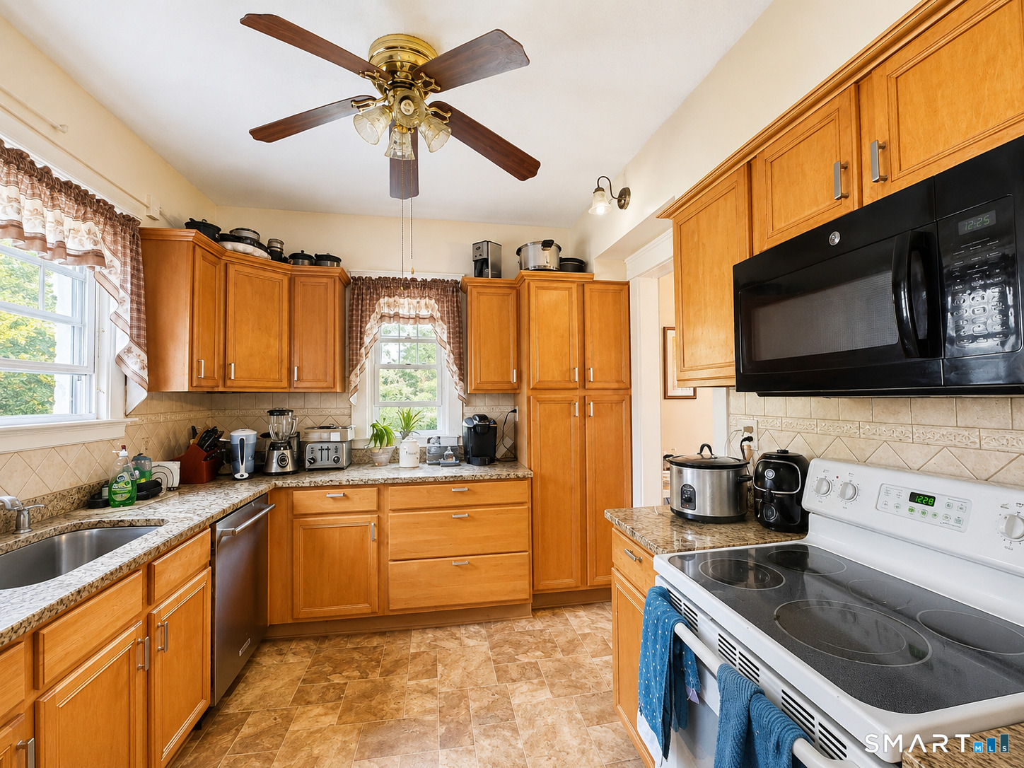 195 Montowese Avenue North Haven CT 06473