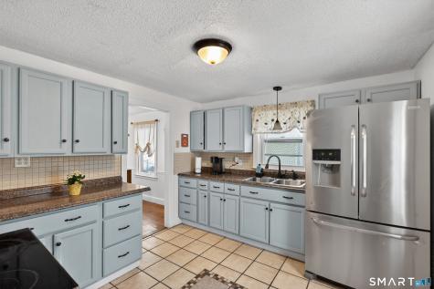 61 Nottingham Terrace Waterbury CT 06704