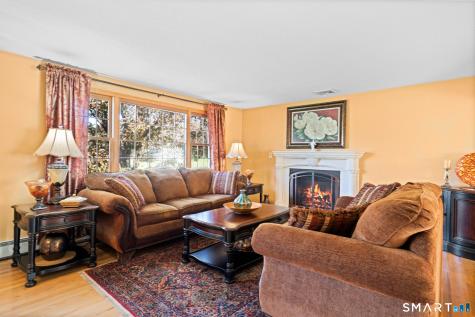 4 Strawberry Road Ellington CT 06029