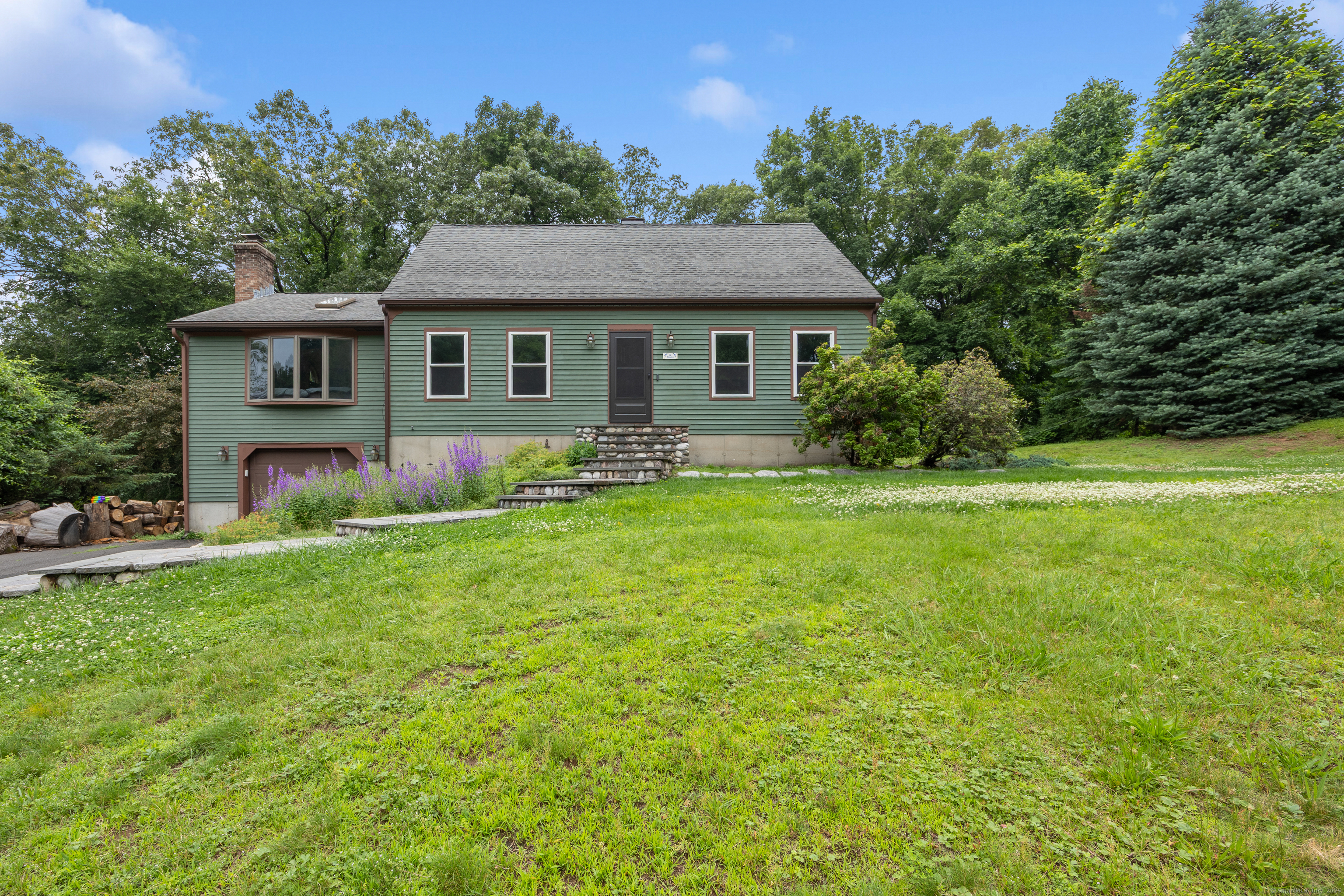 291 Guinevere Ridge Cheshire CT 06410