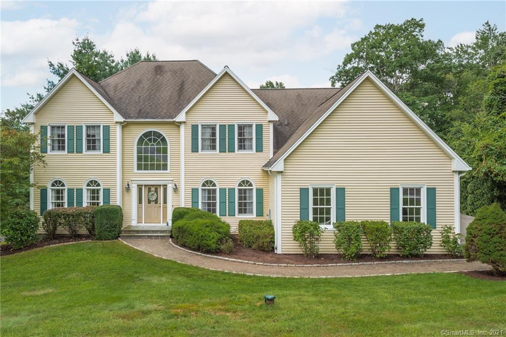 8 Wedgewood Court Newtown CT 06470