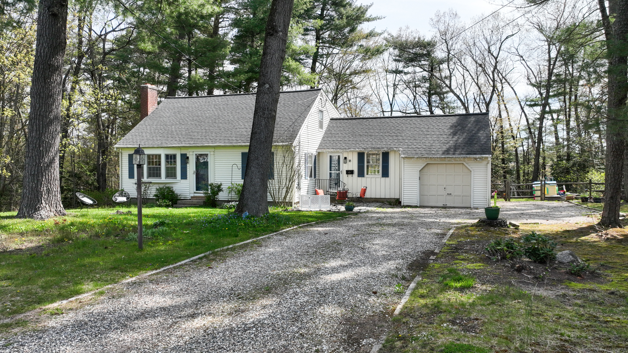 18 East Tomstead Road Simsbury CT 06070