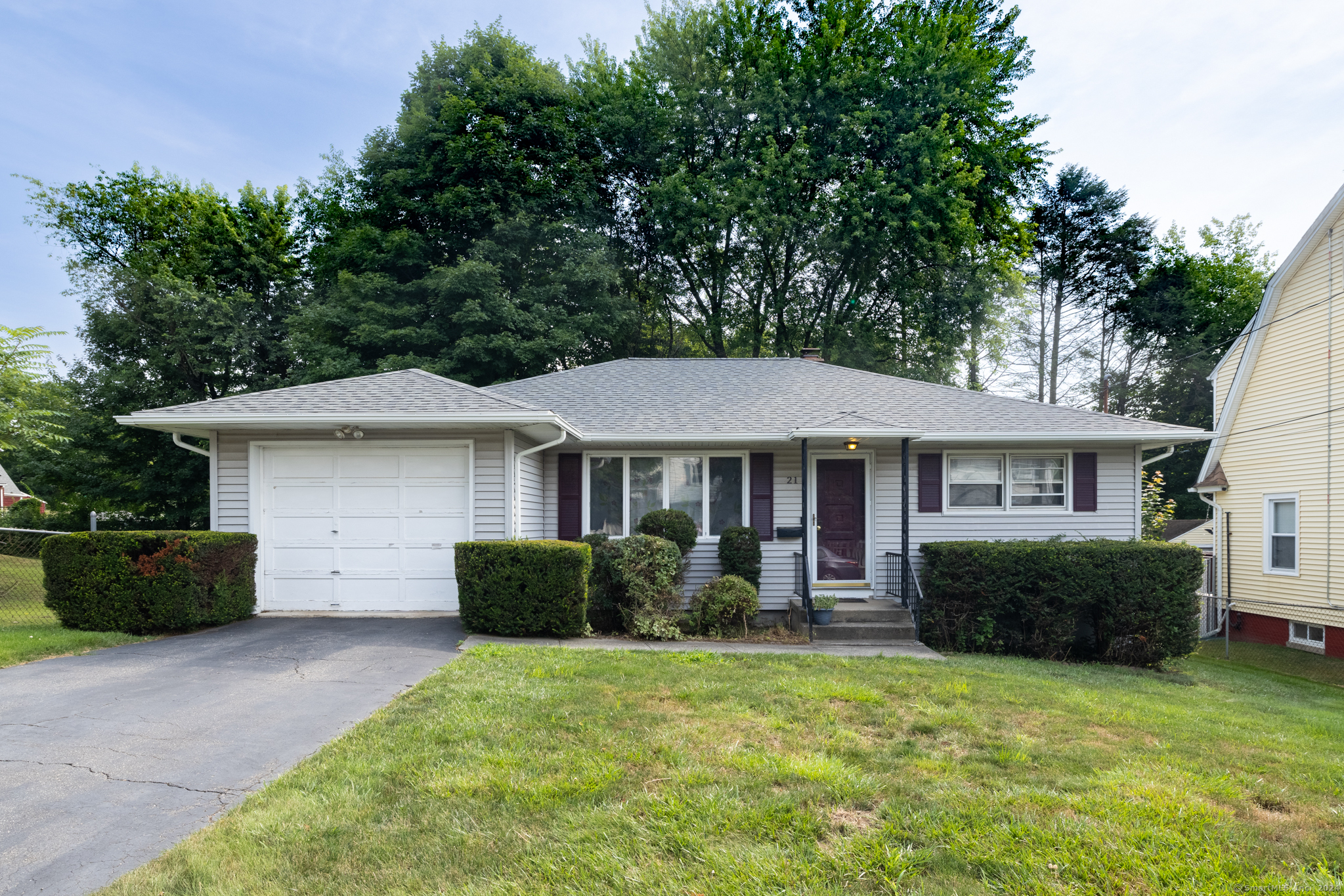 21 Marlboro Street Waterbury CT 06705