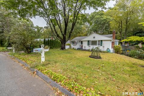 32 Richard Road Ledyard CT 06335