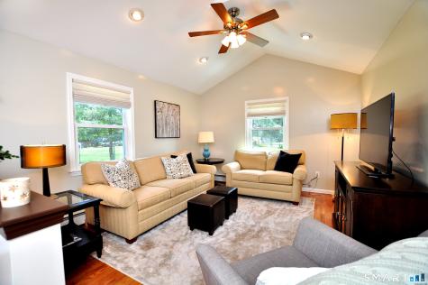 22 Pebblebrook Windsor CT 06095