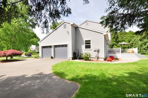 22 Pebblebrook Windsor CT 06095
